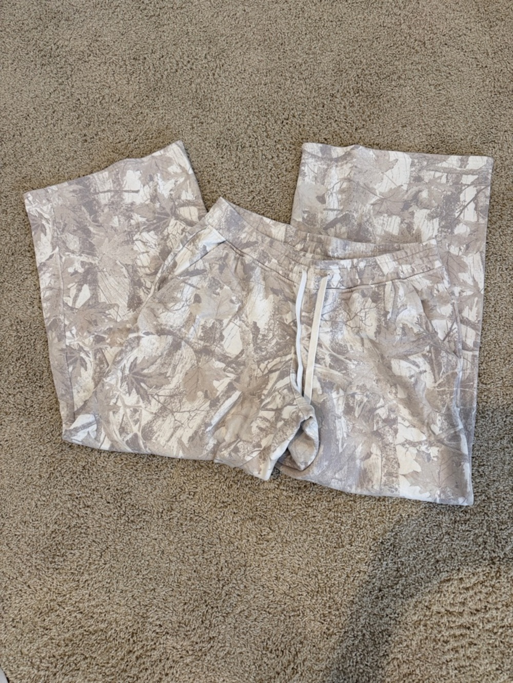 Hollister Beige & White Camo Wide-Leg Pants